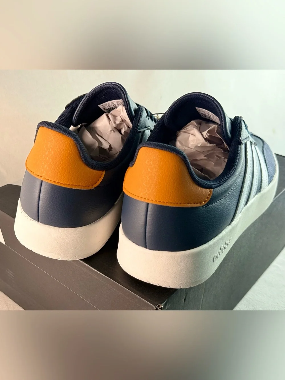 Adidas Men’s 8.5 W10 Navy & White Court-Style Sneakers New